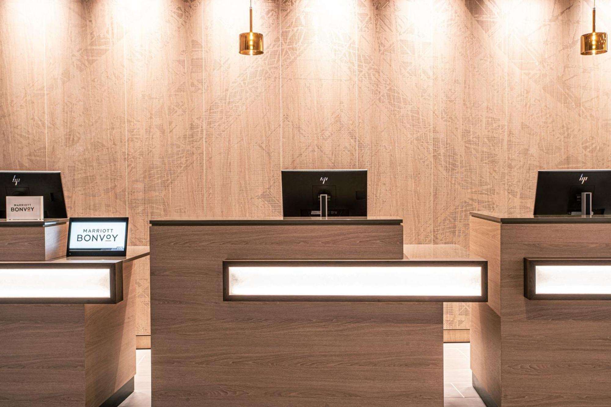 Courtyard By Marriott Paris Porte De Versailles Issy-les-Moulineaux Exteriér fotografie